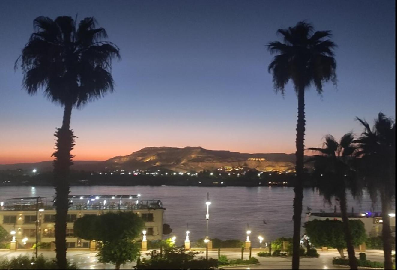 Aracan Eatabe Luxor Hotel ภายนอก รูปภาพ